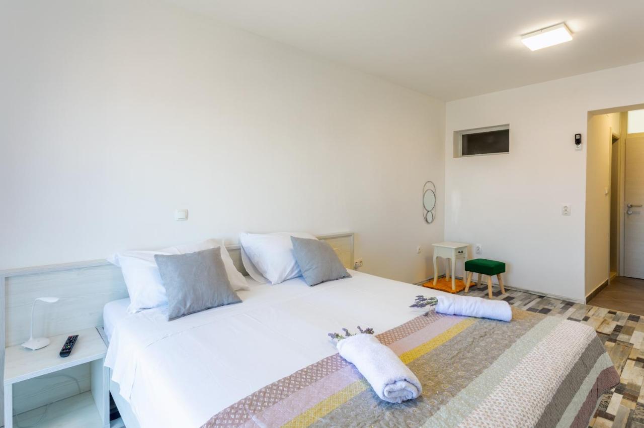 Apartments Luksa - Zf Hvar Hvar Town Buitenkant foto