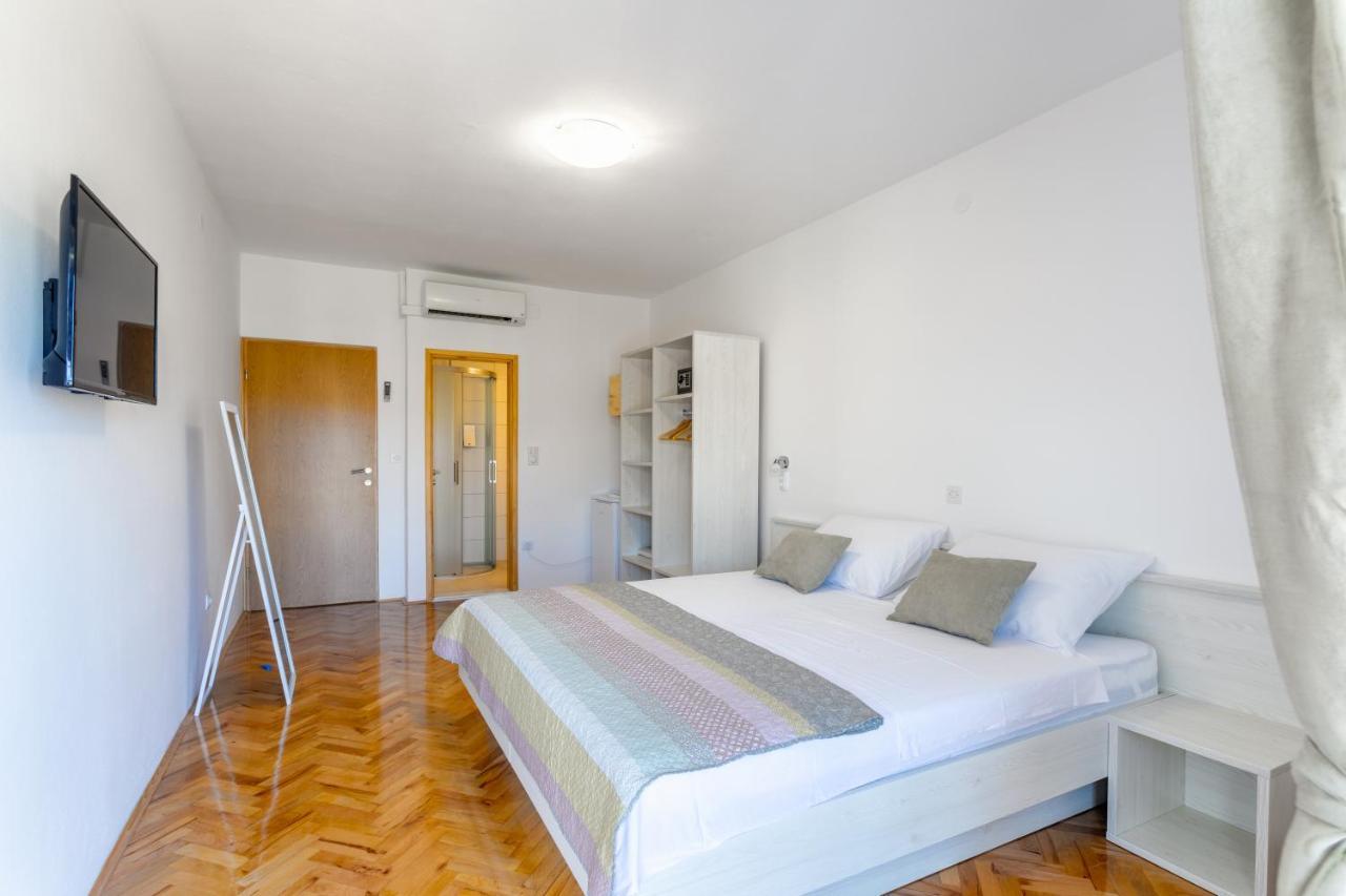 Apartments Luksa - Zf Hvar Hvar Town Buitenkant foto