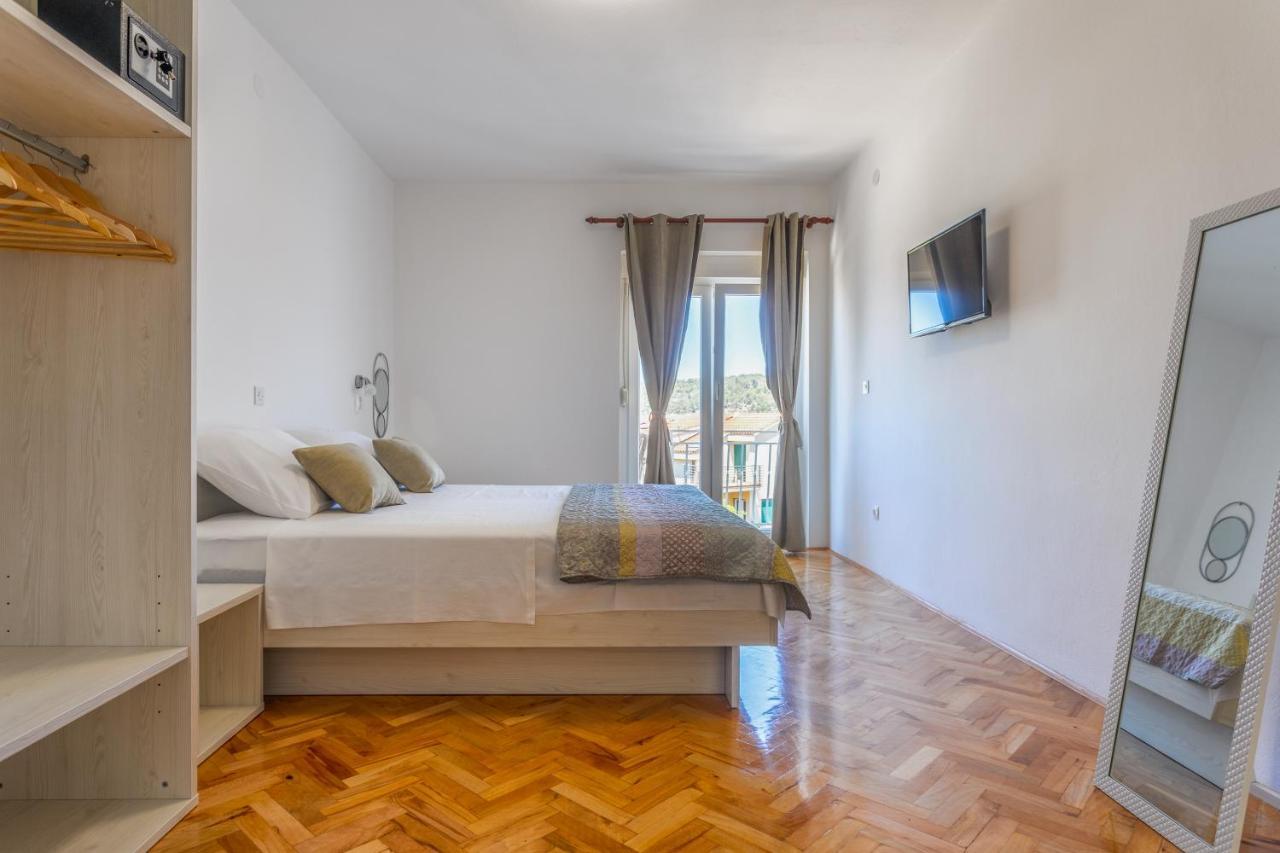Apartments Luksa - Zf Hvar Hvar Town Buitenkant foto