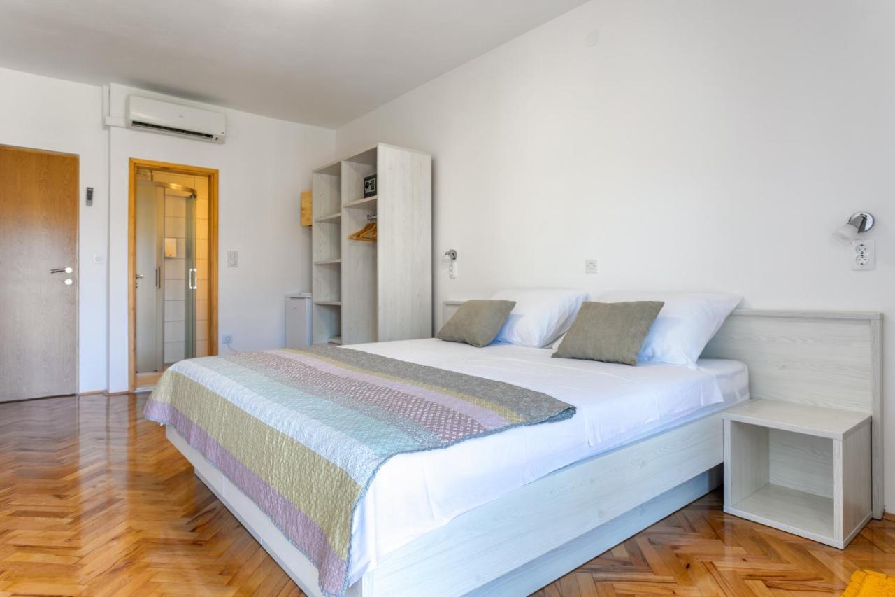 Apartments Luksa - Zf Hvar Hvar Town Buitenkant foto