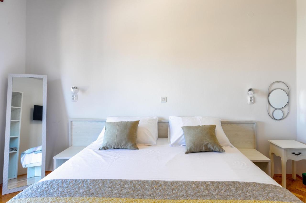 Apartments Luksa - Zf Hvar Hvar Town Buitenkant foto