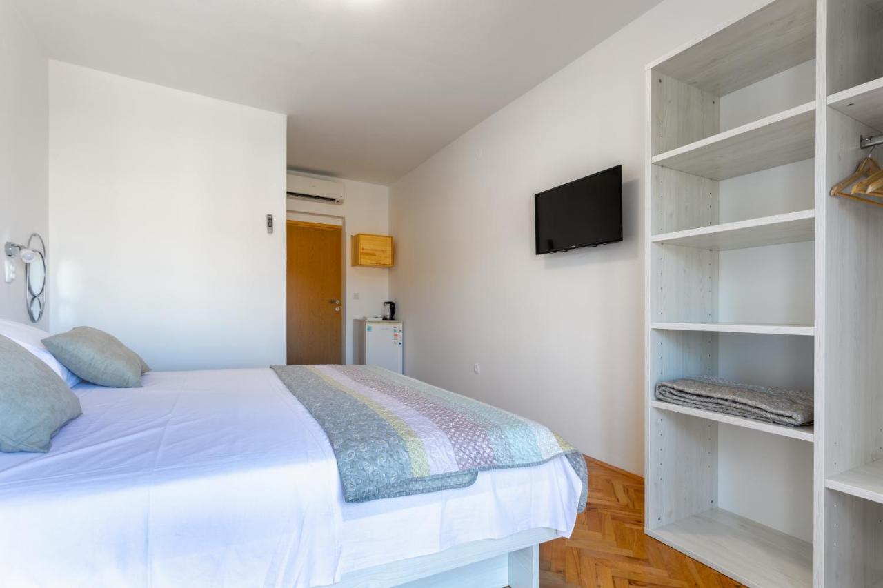Apartments Luksa - Zf Hvar Hvar Town Buitenkant foto