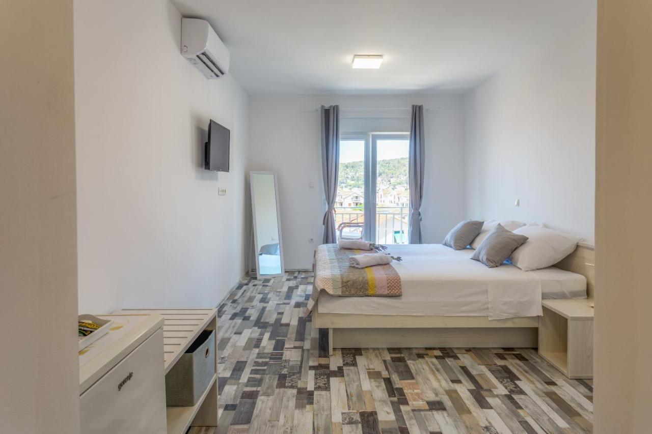Apartments Luksa - Zf Hvar Hvar Town Buitenkant foto