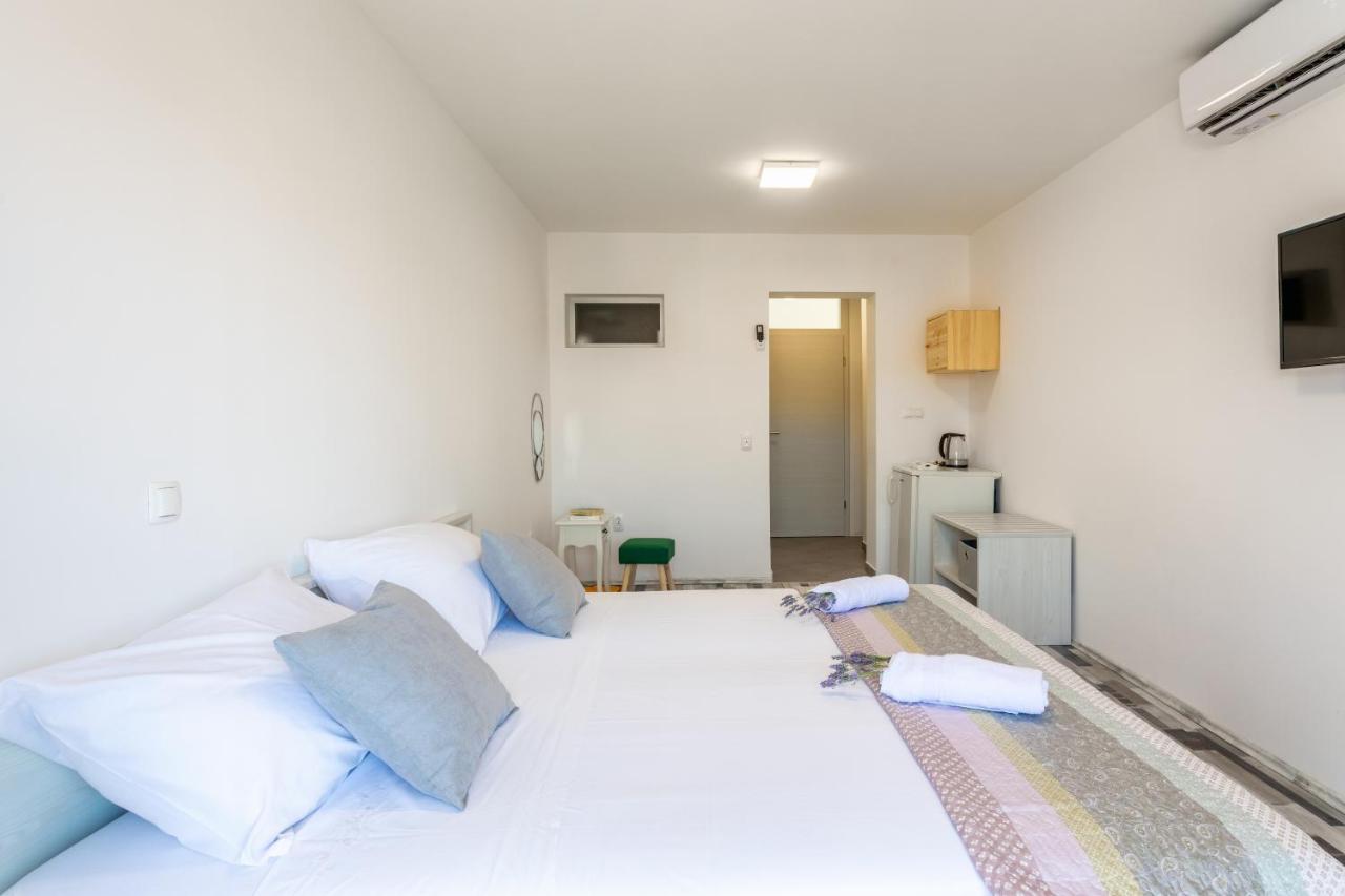 Apartments Luksa - Zf Hvar Hvar Town Buitenkant foto